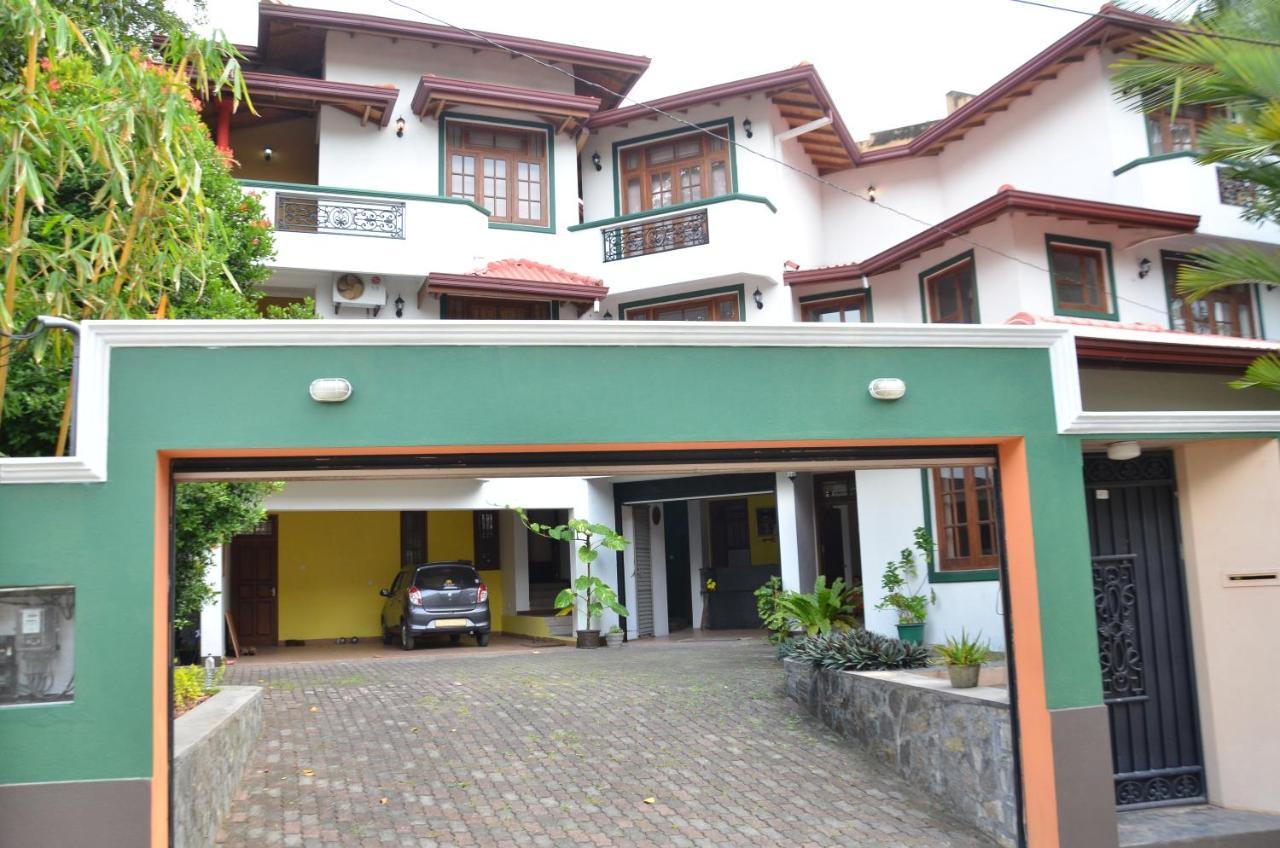 Hotel Mandakini Battaramulla Exterior foto